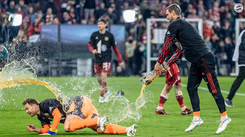 Cận cảnh Bayern Munich làm điều chưa từng có trong lịch sử -0