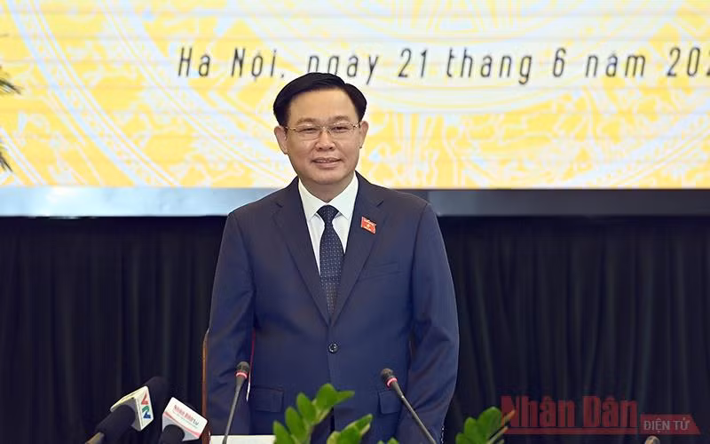 Báo Nhân Dân là một trong những tờ báo chủ lực có đóng góp rất nhiều vào tổ chức, hoạt động của Quốc hội -0