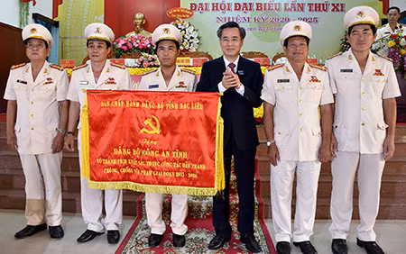 Anh_kem_bai_Tieu_Phuong6_6-1598864783014.jpg