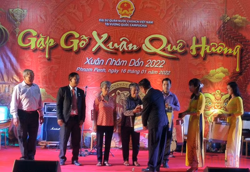 Gặp gỡ Xuân Quê hương 2022 tại Campuchia -0