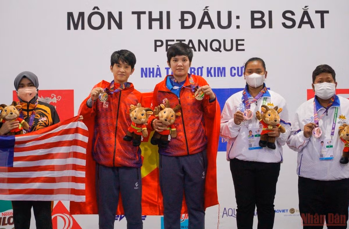 Huy chương Vàng Bi sắt nữ: Từng bỏ thi đấu đi làm công nhân -0