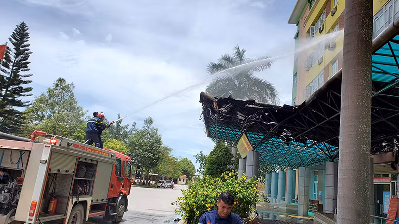 Sớm phát hiện, dập tắt đám cháy ở Bệnh viện Nhi Thanh Hóa -0