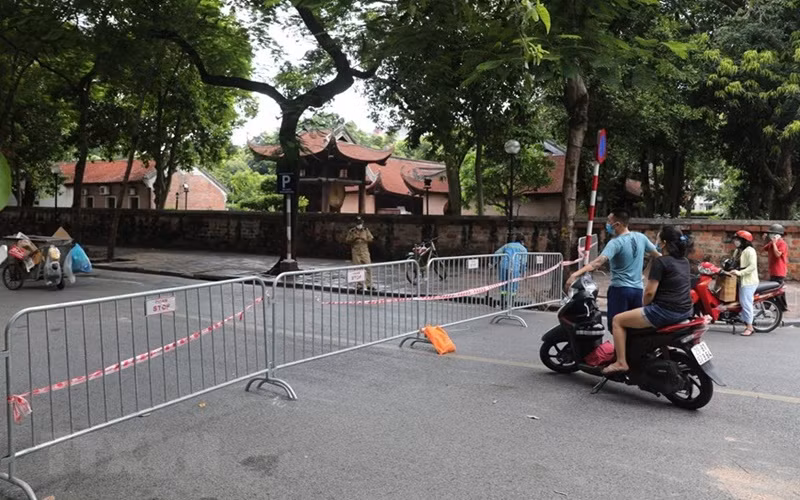 Hà Nội phong tỏa toàn phường Văn Miếu do có 22 ca dương tính mới -0