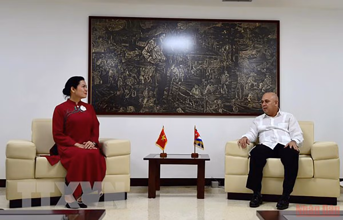 Khẳng định vai trò của phụ nữ Việt Nam và Cuba trong sự nghiệp cách mạng -0