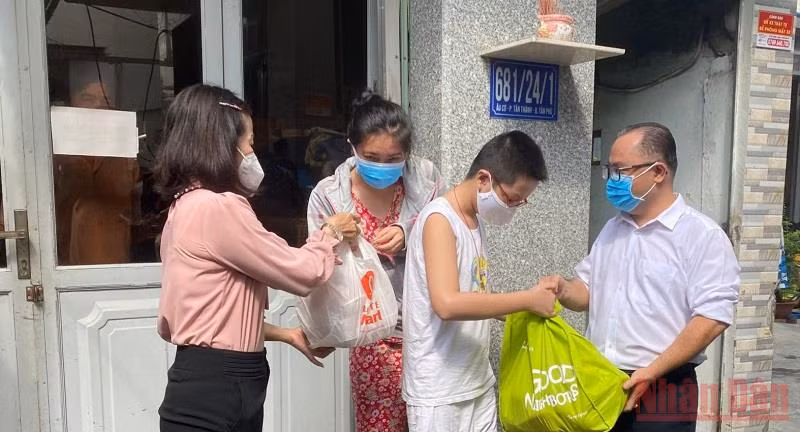 Tổ chức Good Neighbors International hỗ trợ 2.000 hộ gia đình khó khăn do dịch Covid-19 -0