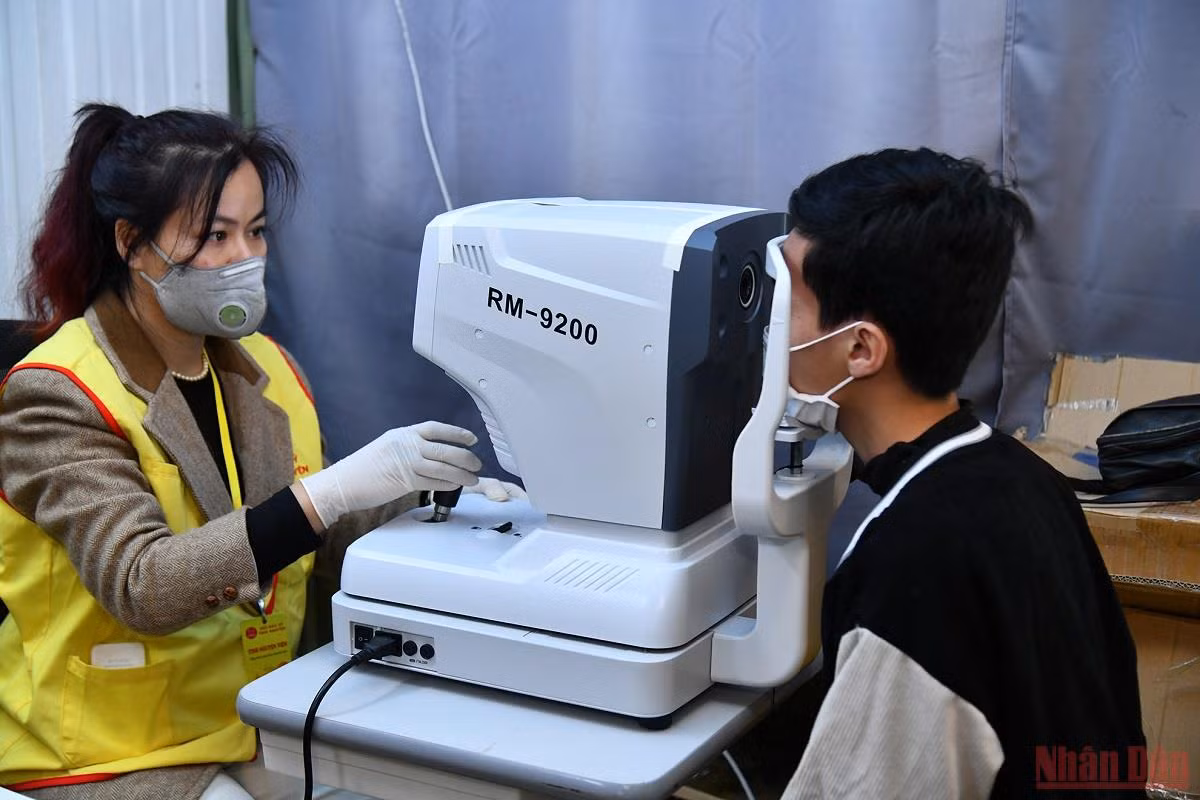 Khám bệnh nhân đạo, cấp thuốc miễn phí cho thanh thiếu niên có hoàn cảnh đặc biệt khó khăn -0