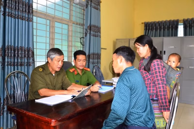 “Ngày thứ ba không viết, ngày thứ sáu không đợi” ở thị trấn Phong Hải ảnh 2 “Ngày thứ ba không viết, ngày thứ sáu không đợi” ở thị trấn Phong Hải -1