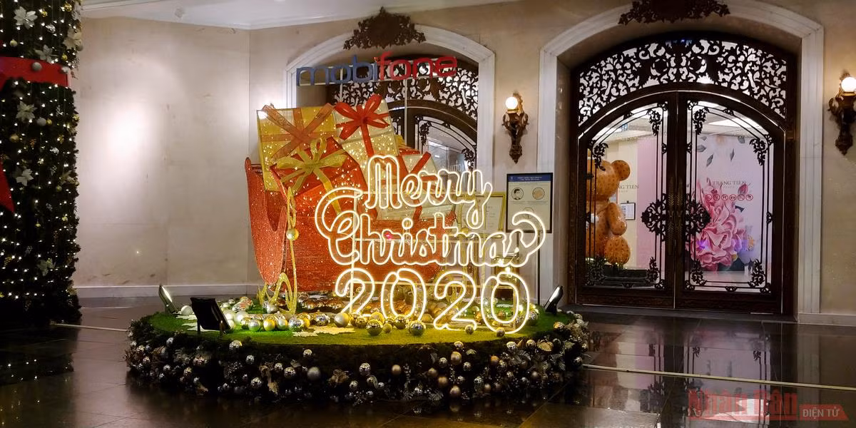 Hà Nội lung linh chào đón Giáng sinh 2020 -0