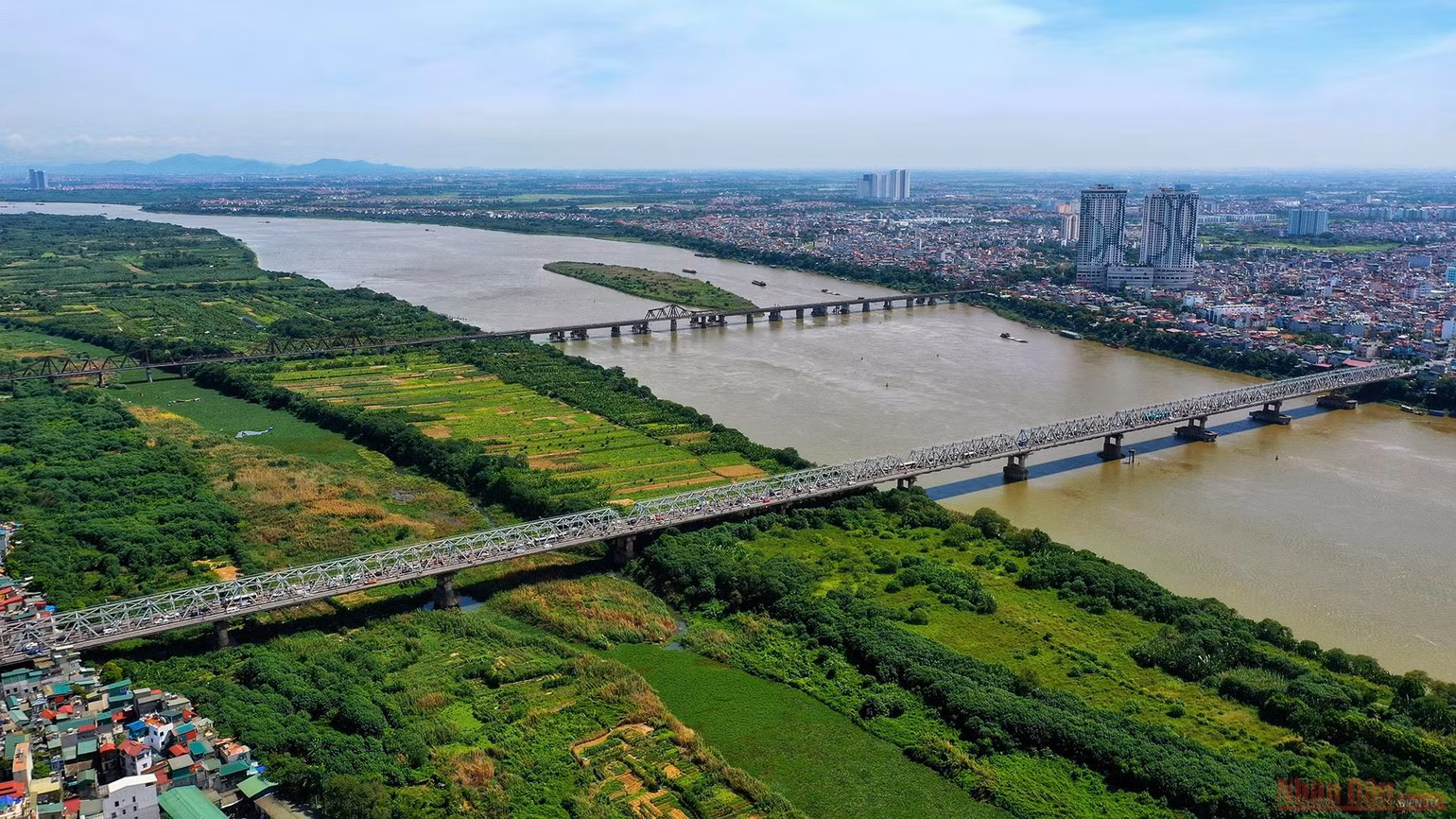 7_Ha_Noi_cau_Chuong_Duong_Long_B-1593666936110.jpg