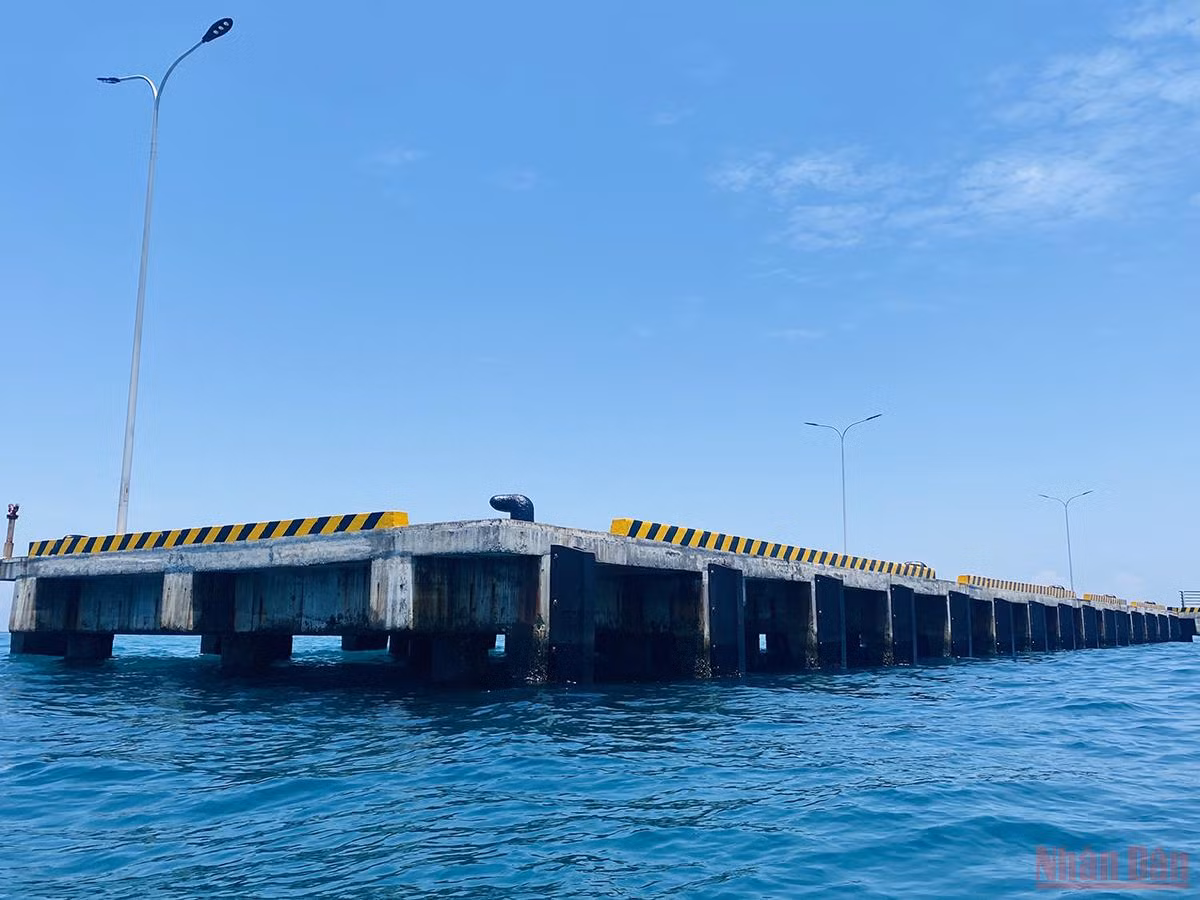 Quảng Ngãi: Khai thác thử nghiệm cảng Bến Đình ở huyện đảo Lý Sơn -2