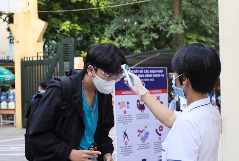Chủ tịch Thành phố Hà Nội kiểm tra điểm thi có ba thí sinh thi riêng -0