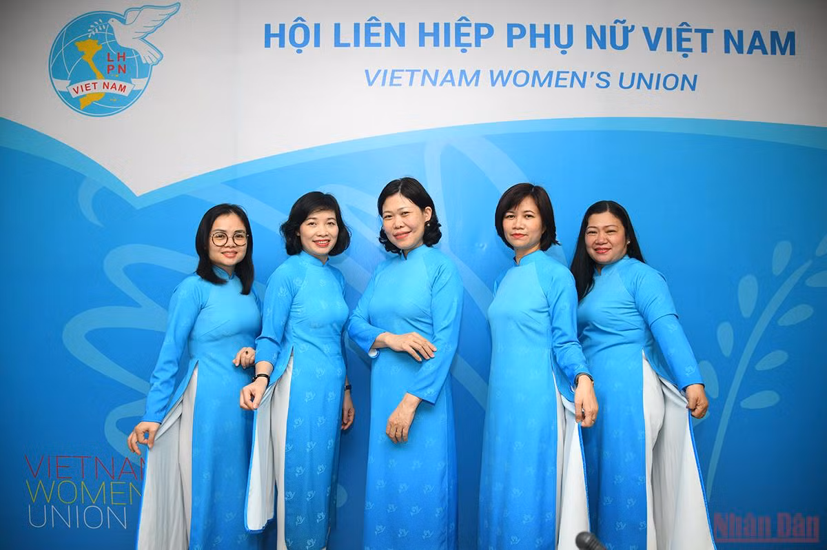 Phụ nữ toàn quốc hưởng ứng “Tuần lễ áo dài” -0
