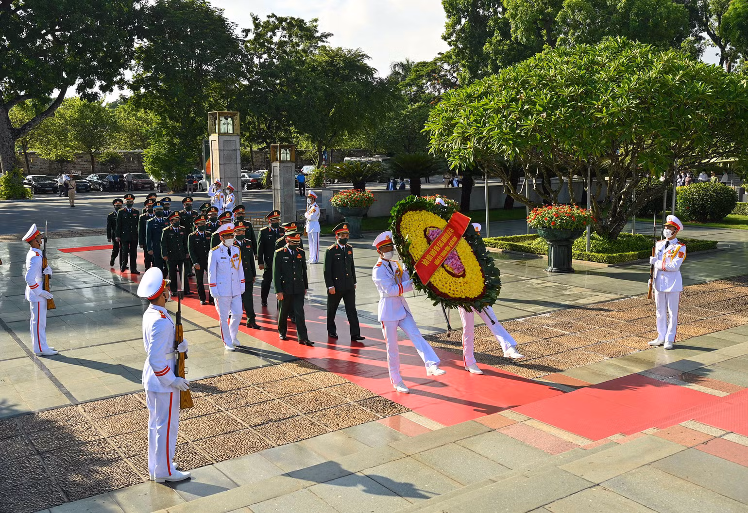 Lãnh đạo Đảng, Nhà nước dâng hương tưởng niệm các Anh hùng liệt sĩ -0