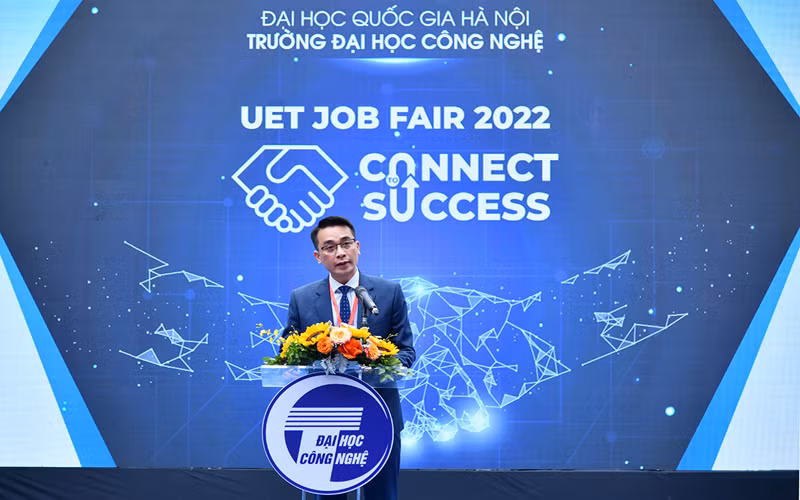 Nhiều hoạt động kết nối thiết thực, hấp dẫn tại Ngày hội việc làm Công nghệ - UET Jobfair 2022 -0