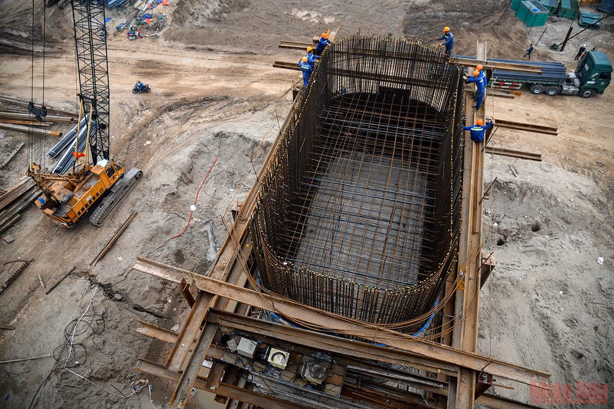 Đẩy nhanh tiến độ thi công cầu Vĩnh Tuy 2 trong năm 2022 -0