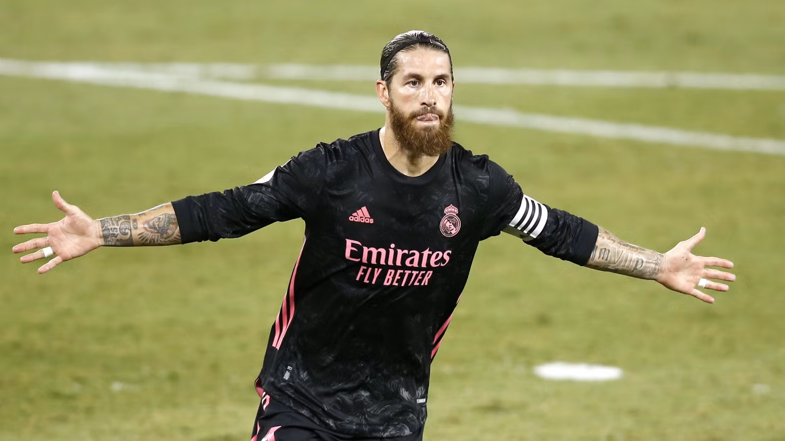 Hết hợp đồng hè 2021, dàn sao Messi, Ramos về đâu? -0