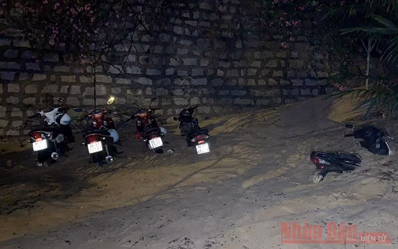 Mưa lớn gây sạt lở một số tuyến đường ở Mũi Né và Hòa Thắng -0