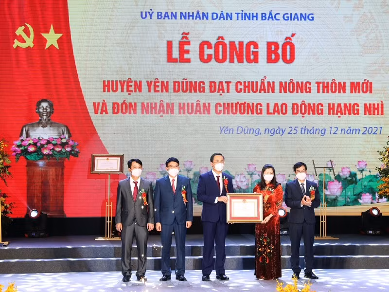 Huyện Yên Dũng được công nhận đạt chuẩn nông thôn mới -0