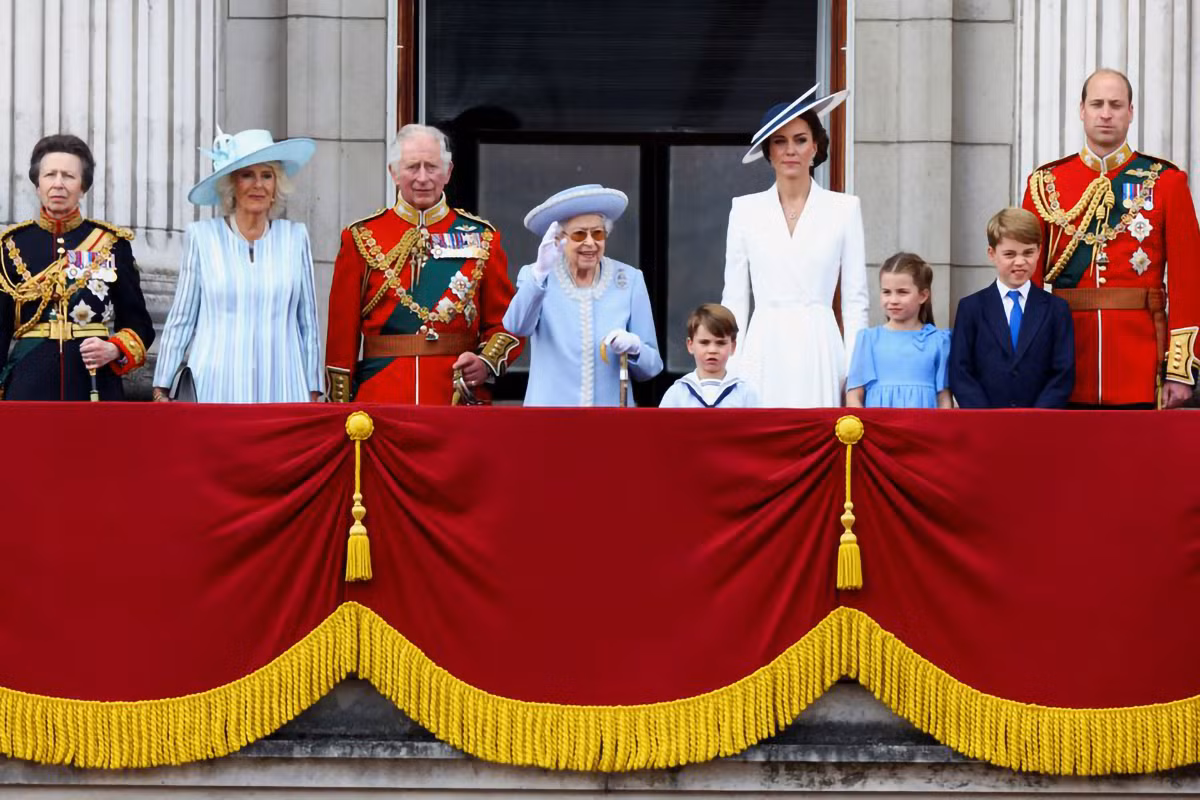 Lễ diễu hành mở màn Đại lễ Bạch kim của Nữ hoàng Anh Elizabeth II -0