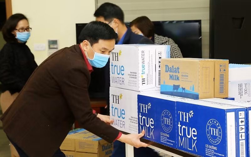 Tập đoàn TH tặng sữa và loại đồ uống góp sức chống dịch Covid-19 ảnh 6 Tập đoàn TH tặng 201.600 ly sữa tươi sạch và các loại đồ uống góp sức chống dịch Covid-19 tại Hải Dương, Quảng Ninh -2