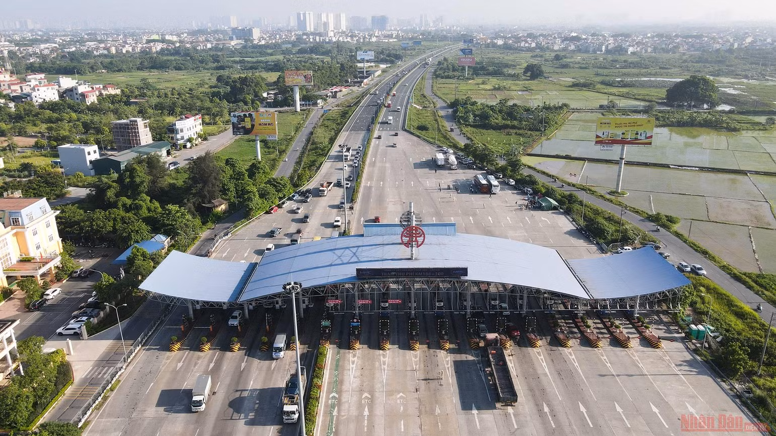 Hà Nội ngày đầu ra quân kiểm soát phòng, chống dịch Covid-19 tại 22 chốt cửa ngõ -0
