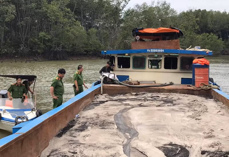 Đấu tranh với nạn khai thác cát trái phép trên sông Đồng Nai -0