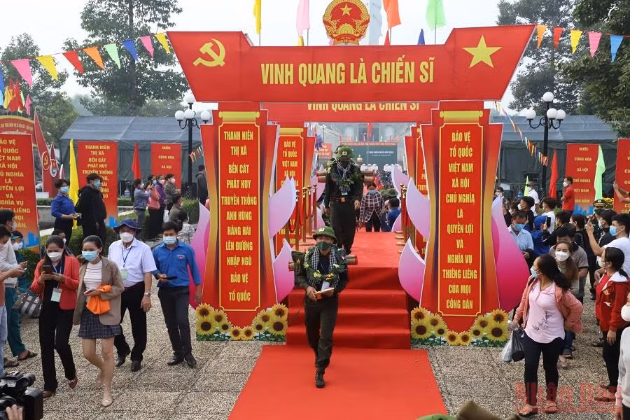 1.500 tân binh tại Bình Dương lên đường nhập ngũ -0