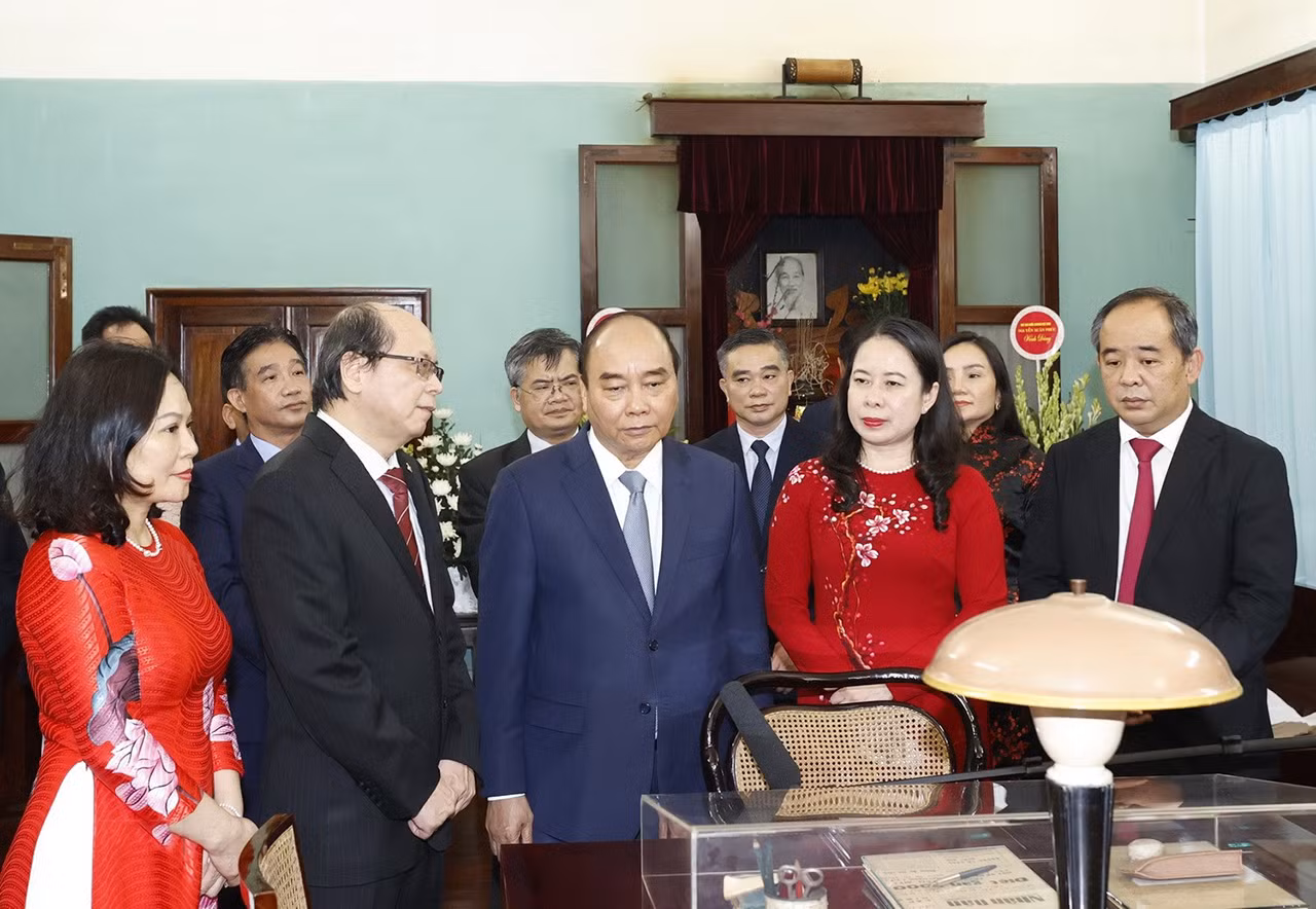 Chủ tịch nước dâng hương tưởng niệm Chủ tịch Hồ Chí Minh -0