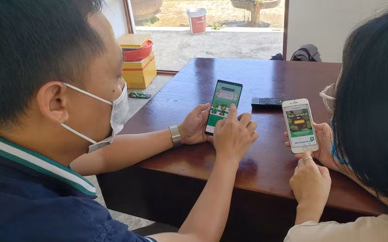 Cùng người dân trồng rau trên smartphone -0