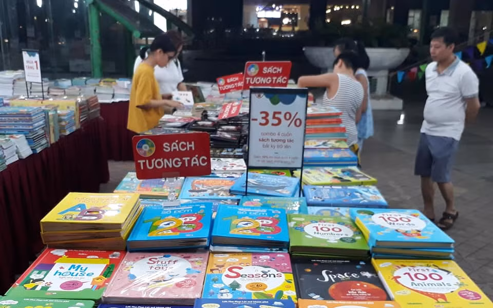 Hội sách Đinh Tị chào mừng Ngày Sách Việt Nam -0