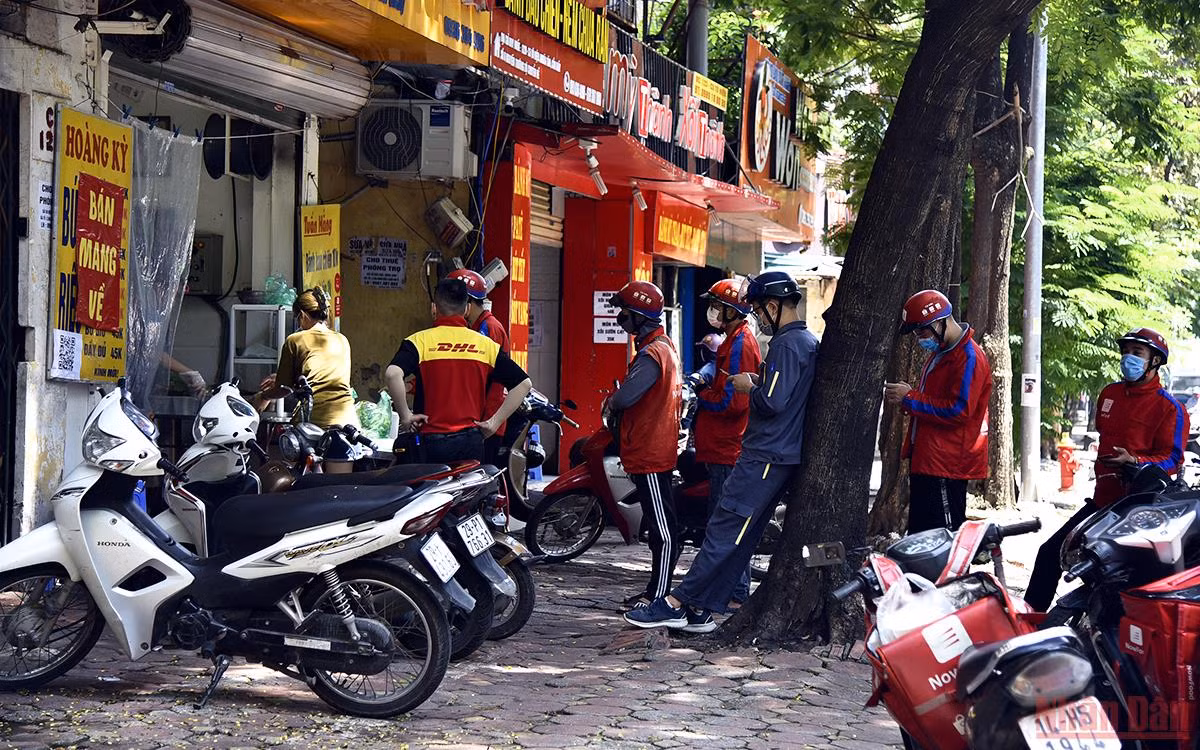 Hà Nội: Cửa hàng, trung tâm thương mại mở cửa trở lại từ 28/9 -0