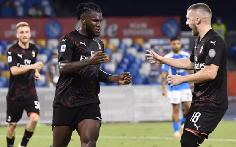 Cầm hòa Napoli 2-2, AC Milan tiếp tục nuôi hy vọng dự Europa League -0