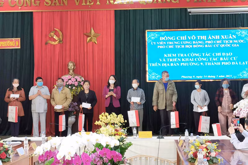 Phó Chủ tịch nước Võ Thị Ánh Xuân kiểm tra công tác bầu cử tại Lâm Đồng -0