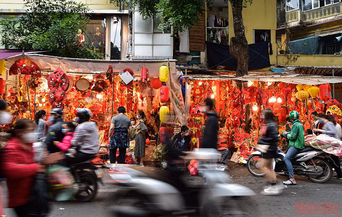 Hà Nội “thay áo mới” rực rỡ đón Xuân Nhâm Dần 2022 -0