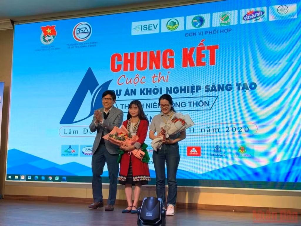 Người phụ nữ bản Thổ khát vọng hồi sinh những cánh rừng và giấc mơ sinh kế bền vững -0