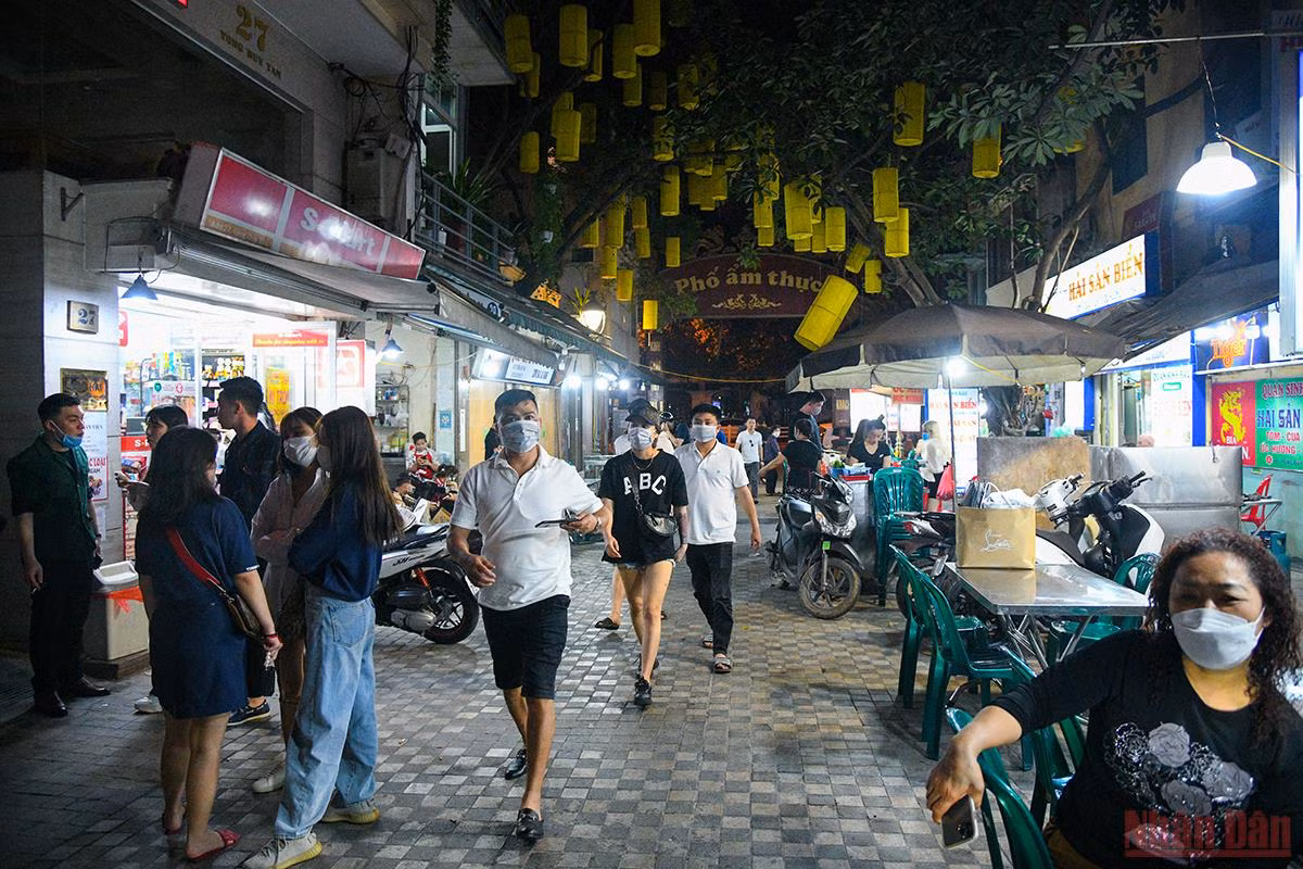 Hà Nội chính thức bỏ quy định quán ăn được mở cửa đến 21 giờ -0
