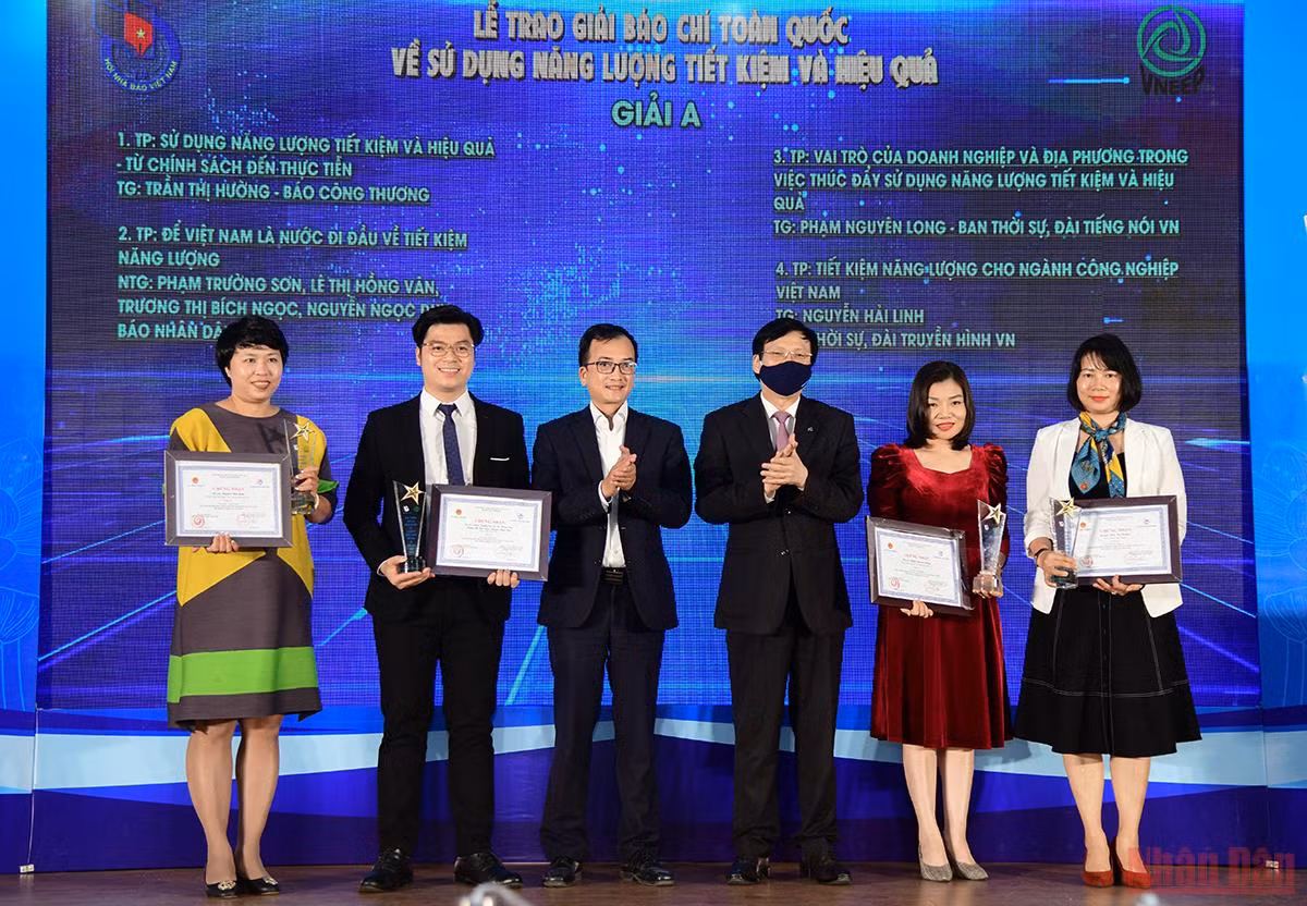 Báo Nhân Dân điện tử đoạt giải A “Giải thưởng báo chí tuyên truyền về sử dụng năng lượng tiết kiệm và hiệu quả năm 2021” -4