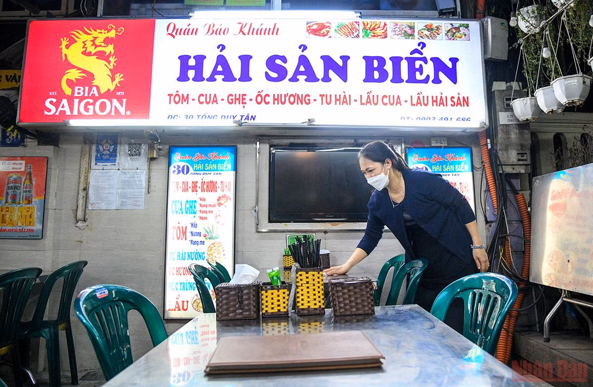 Hà Nội chính thức bỏ quy định quán ăn được mở cửa đến 21 giờ -0