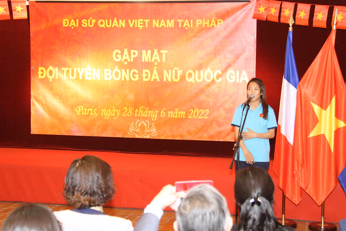 Giao lưu tại Pháp với Đội tuyển bóng đá nữ quốc gia -0