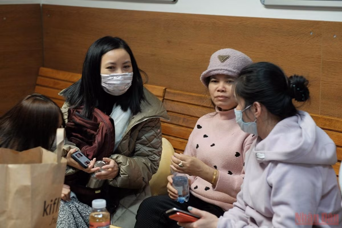 Những màu áo thanh niên trên biên giới Ukraine -0