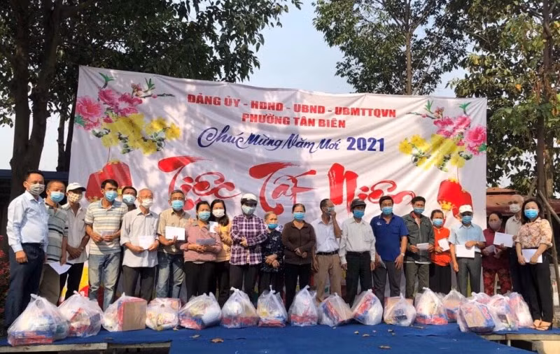 Chung tay chăm lo Tết cho người nghèo ở Đồng Nai -0