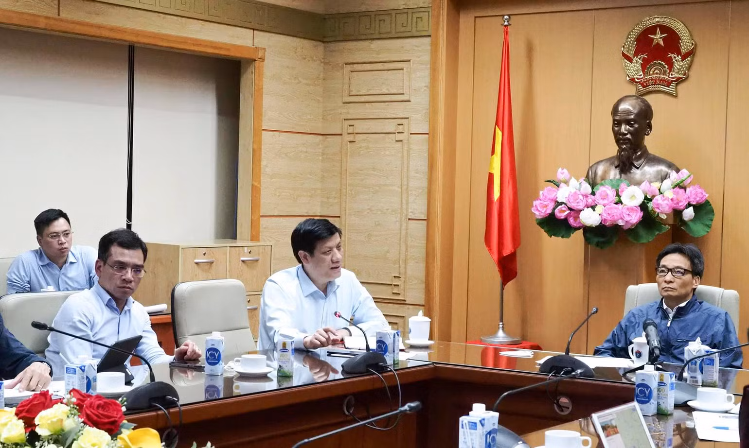 Phát hiện hai ca lây nhiễm trong cộng đồng tại Quảng Ninh và Hải Dương -0