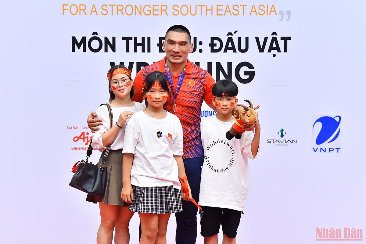 Đội tuyển vật Việt Nam chiến thắng áp đảo tại SEA Games 31 -1