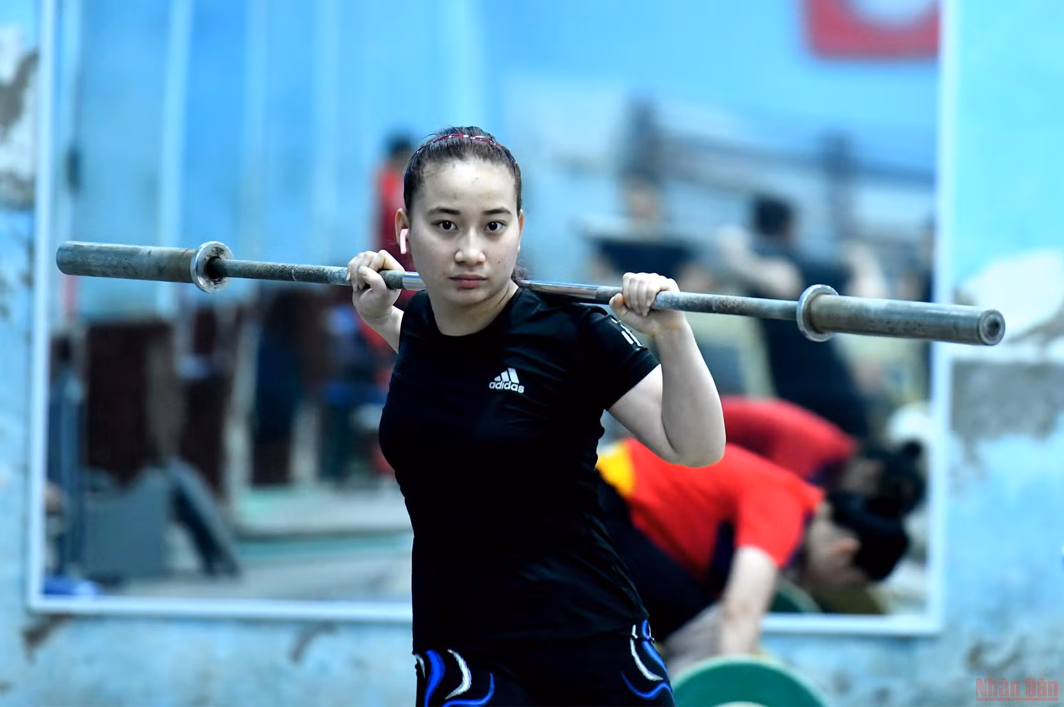 Đô cử Việt Nam tập luyện, quyết tâm giành vàng trên sân nhà -1