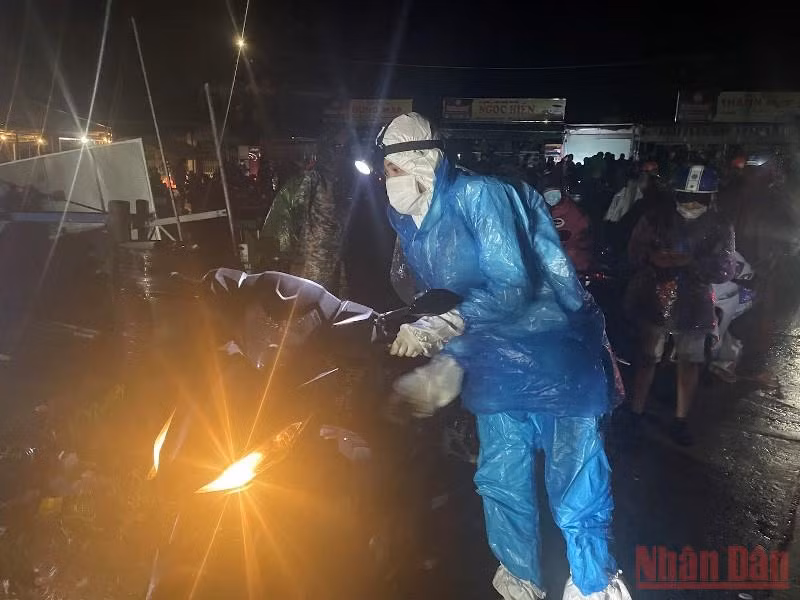 Đội SOS sinh viên đặc biệt của Đà Nẵng -0