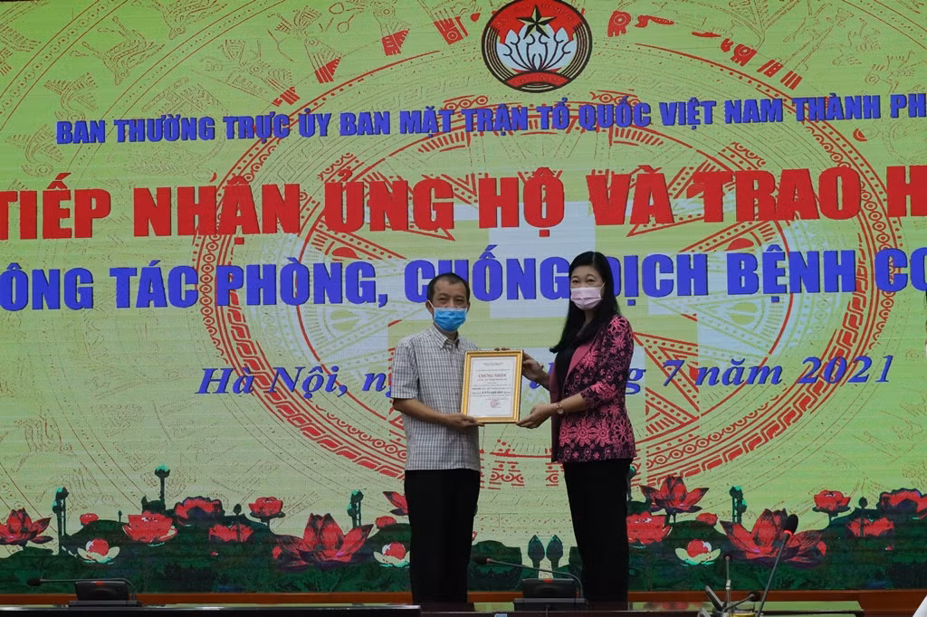 Hà Nội tiếp nhận 100 bộ nghìn bộ test nhanh Covid-19 “made in Vietnam” -0