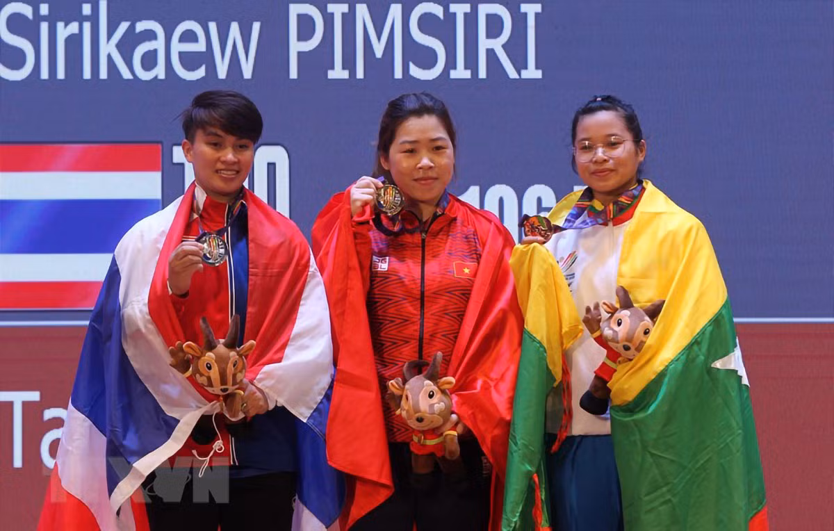 Cô gái dân tộc Giáy Hoàng Thị Duyên phá kỷ lục SEA Games -0