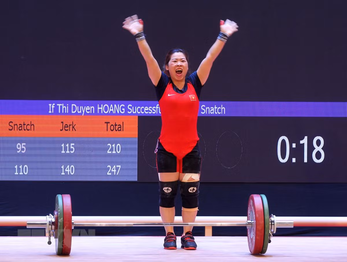 Cô gái dân tộc Giáy Hoàng Thị Duyên phá kỷ lục SEA Games -0