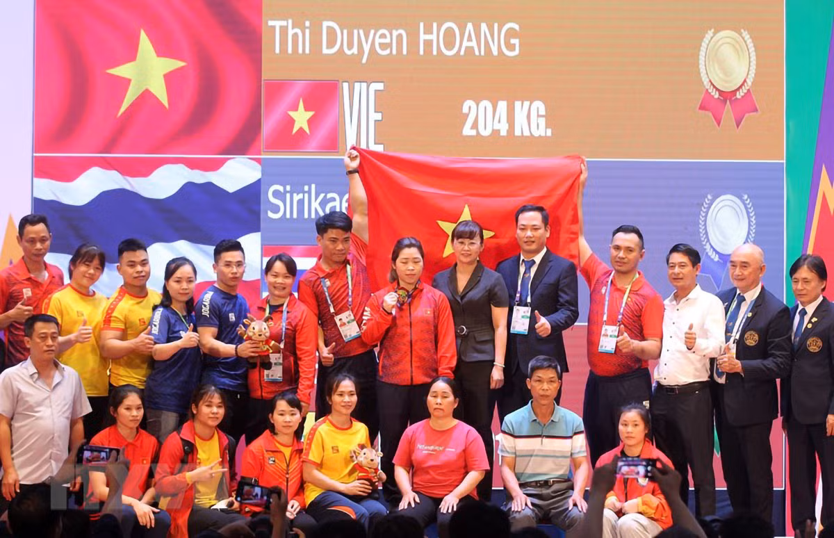 Cô gái dân tộc Giáy Hoàng Thị Duyên phá kỷ lục SEA Games -0