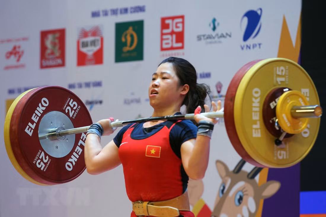Cô gái dân tộc Giáy Hoàng Thị Duyên phá kỷ lục SEA Games -0